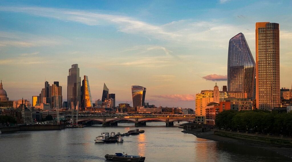 London financial buildings skyline